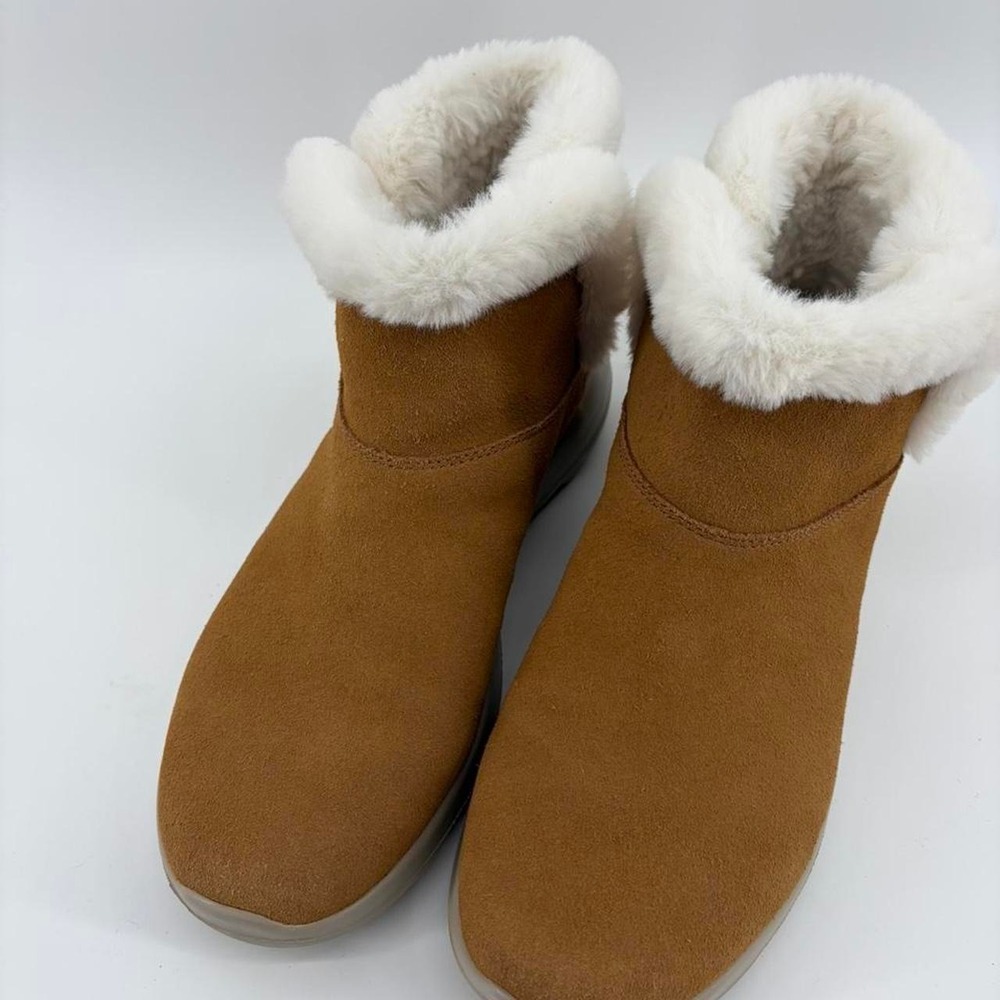 Skechers On-the-GO Joy Sherpa Lined Ankle Boots Happily Cozy Chestnut Size 10.